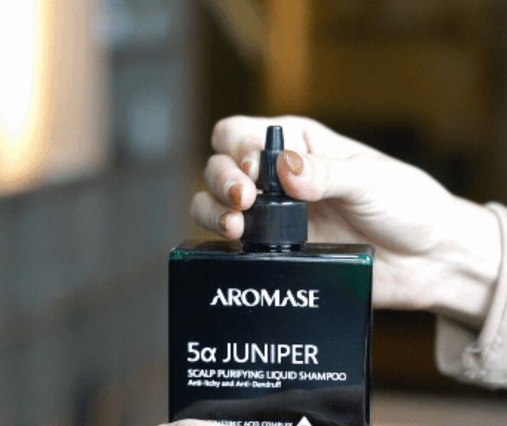 Рідкий пілінг-шампунь для шкіри голови Aromase 5&alpha; Juniper Scalp Purifying Liquid Shampoo 260 ml 4692 фото